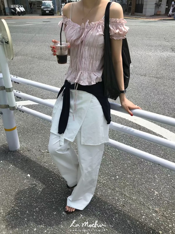 荷葉滾邊繞脖抓皺平口上衣